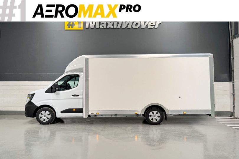 22025 Renault AeroMAX PRO 5.0M x 2.3M STOCK IMAGES px