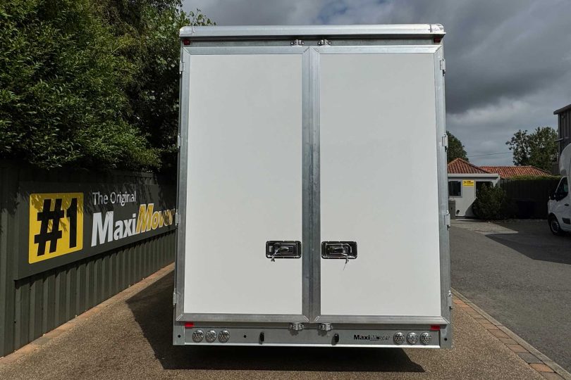 High volume low loader luton vans