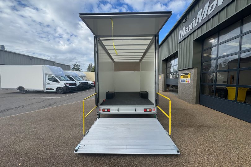 Tail Lift Luton Van for Sale