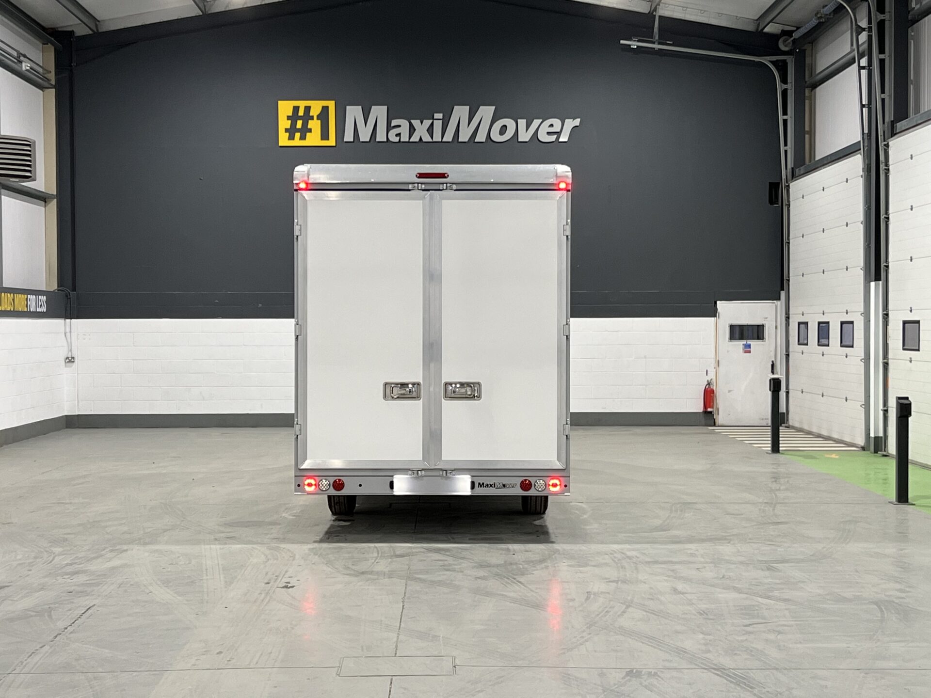 XL 4.5M Renault Master Pro low loader Luton van Maxi Mover