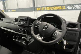 Renault E-LOADER XL 4.5M x 2.5M Low Loader Luton Van