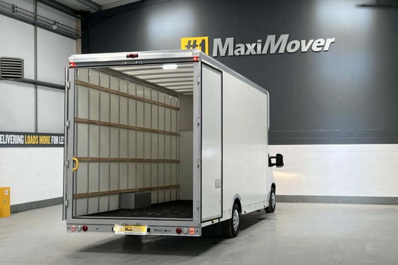 Fiat QubeMAX Big 5.1M x 2.9M Wide-Trak Extra-High Roof