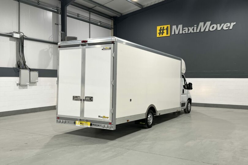 Fiat QubeMAX Giant 5.6M x 2.3M High Roof