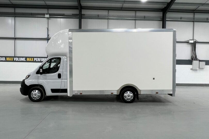 Fiat QubeMAX Big 5.1M x 2.7M Extra-High Roof