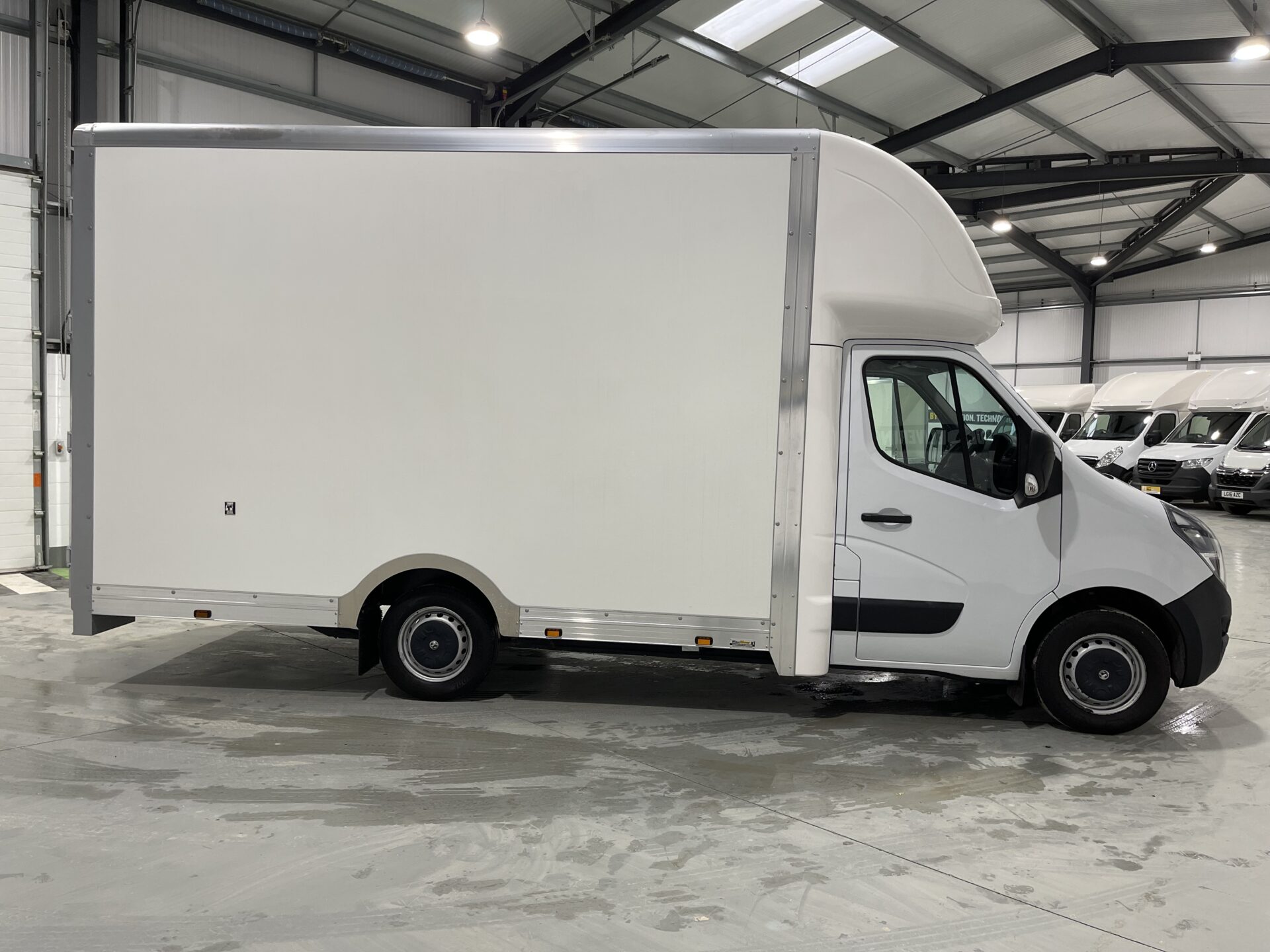 Renault Master 4.1M Low Loader Van For Sale Maxi Mover