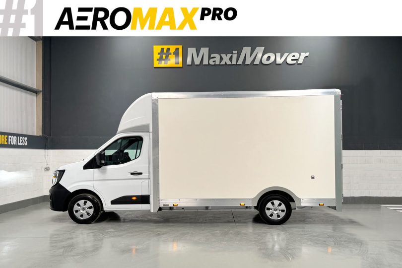 N2025 Renault AeroMAX PRO 4.1M x 2.5M STOCK IMAGES px