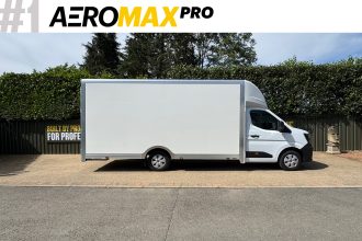 Renault AeroMAX PRO XXL 5.0 x 2.5 Low Floor Glass & Glazing Van