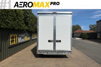 Renault AeroMAX PRO XXL 5.0 x 2.5 Low Floor Glass & Glazing Van