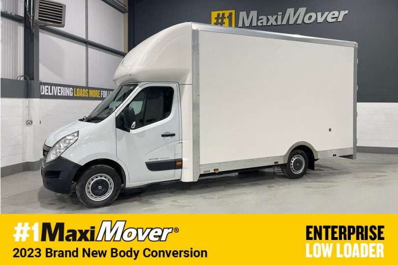 Renault Master 4.5M X 2.7M X 2.1M (16 Reg)