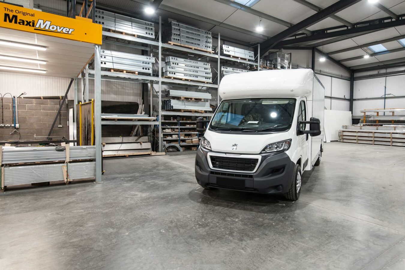 Renault Master 4.2M X 2.5M (70 Reg)